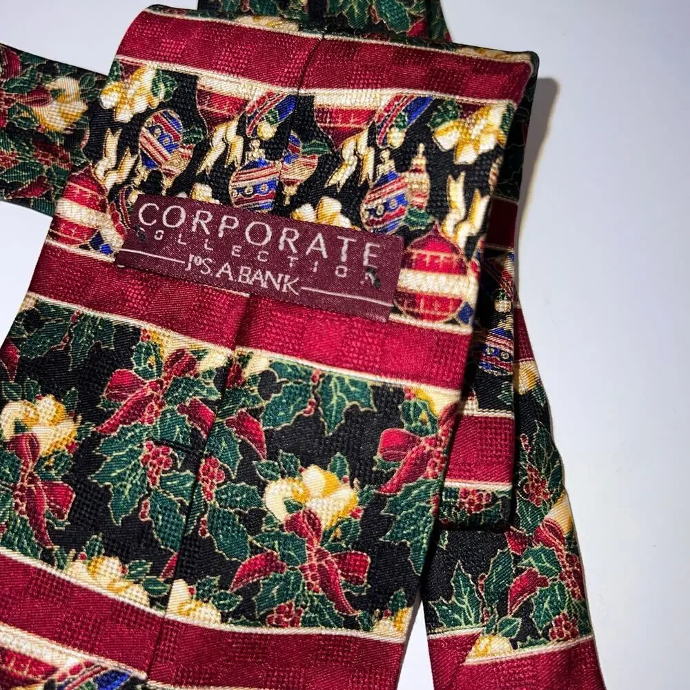 JosA‎ Bank Coperate Collection, HandSewn Festive Holiday Silk Tie Made in USA